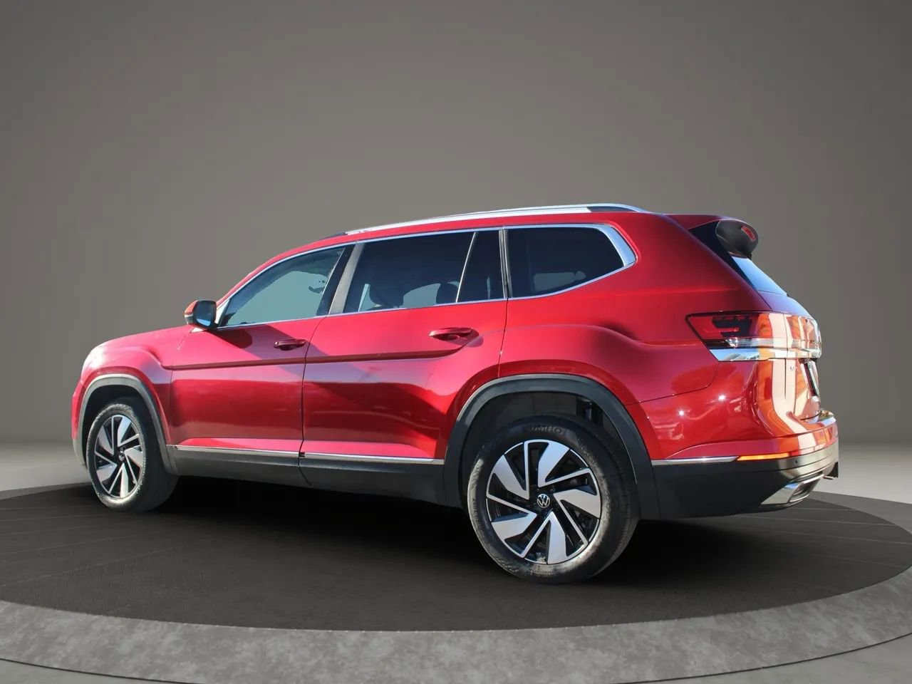 Used 2024 Volkswagen Atlas SEL image 5