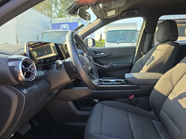 Used 2025 Chevrolet Equinox LT AWD/4WD image 24