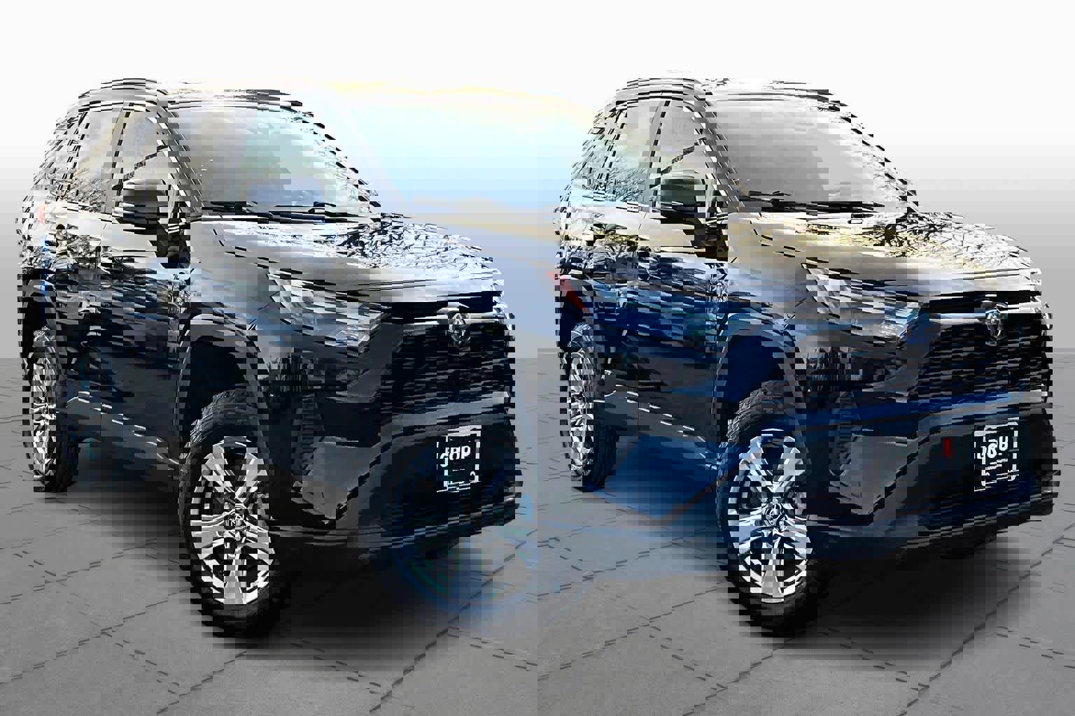 Used 2023 Toyota RAV4 XLE image 3