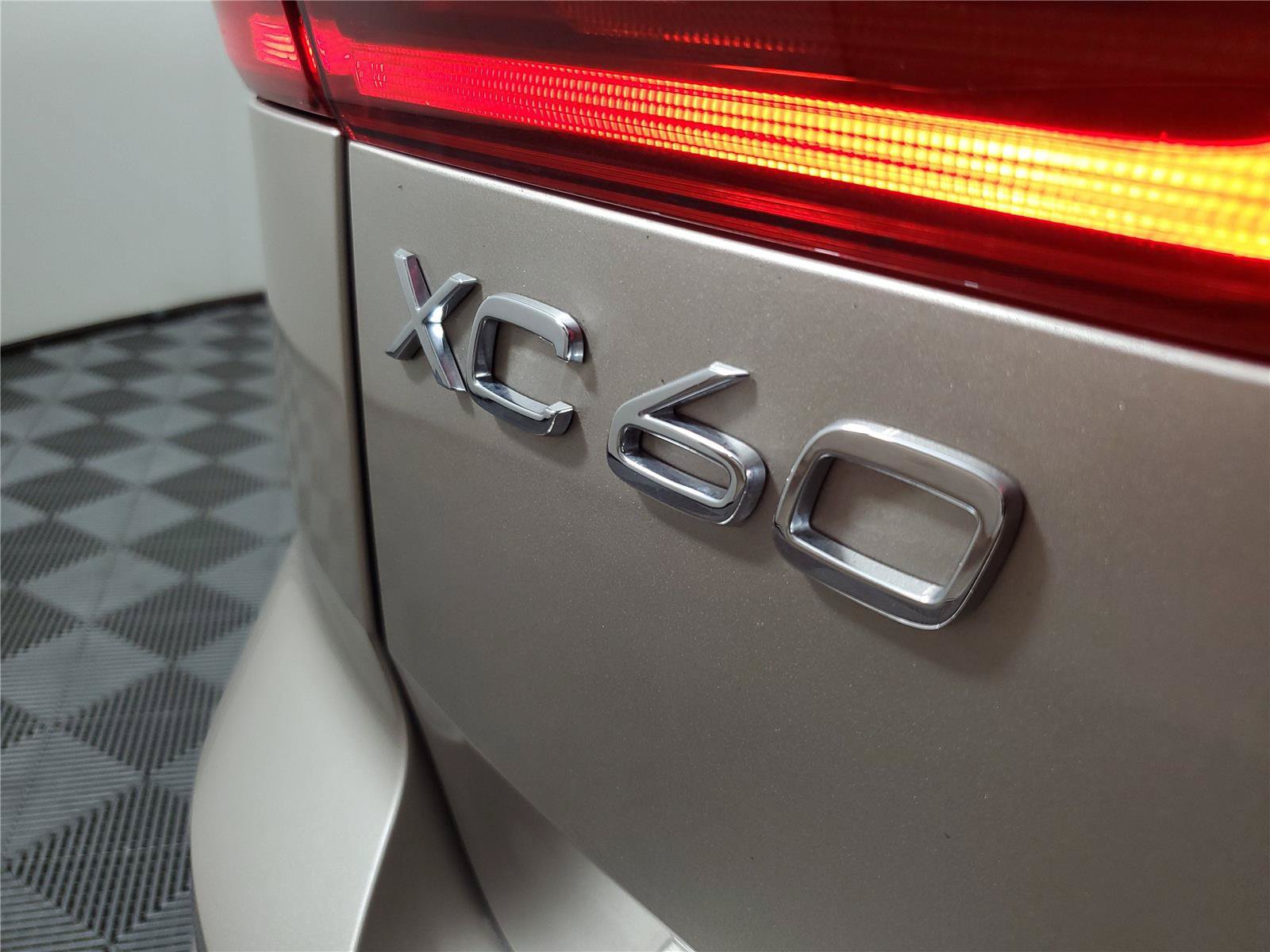 Certified 2026 Volvo XC60 B5 Plus w/ Protection Package Premier AWD/4WD image 8