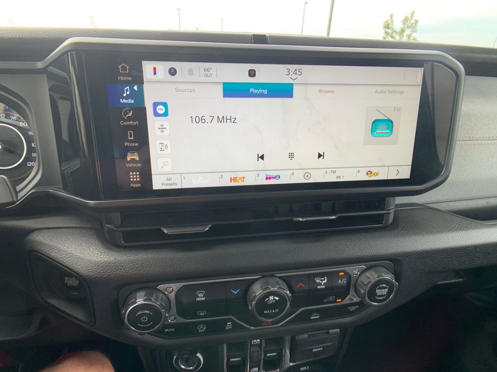 Used 2024 Jeep Gladiator Sport image 20