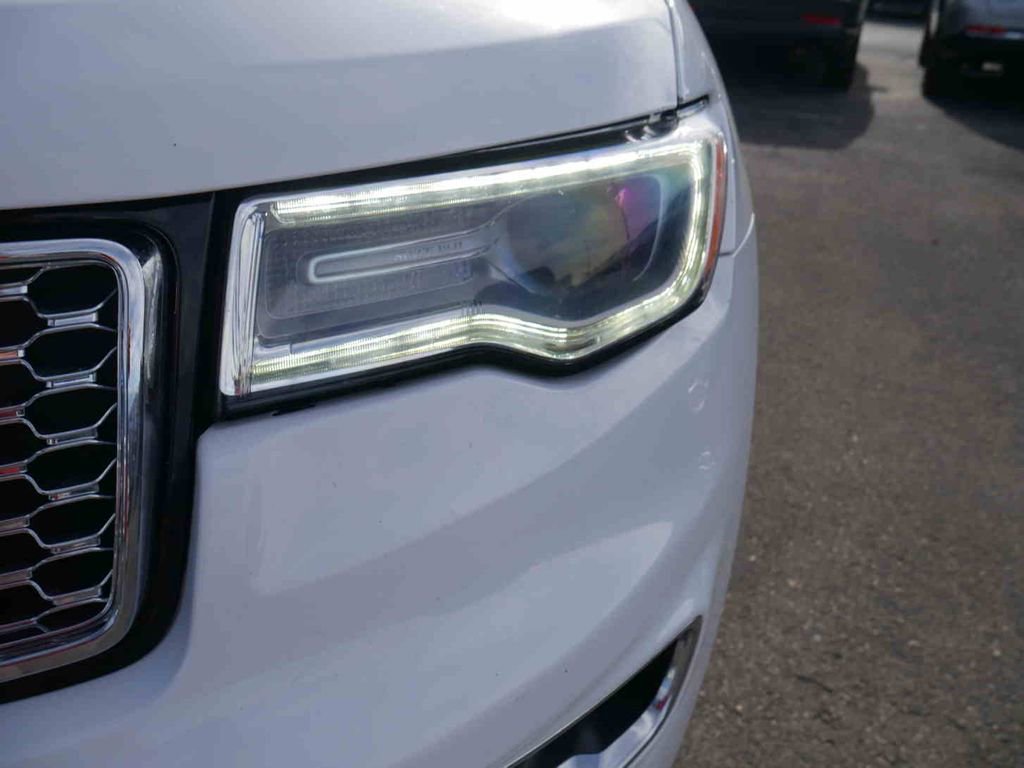 Used 2017 Jeep Grand Cherokee Overland w/ Jeep Active Safety Group image 27