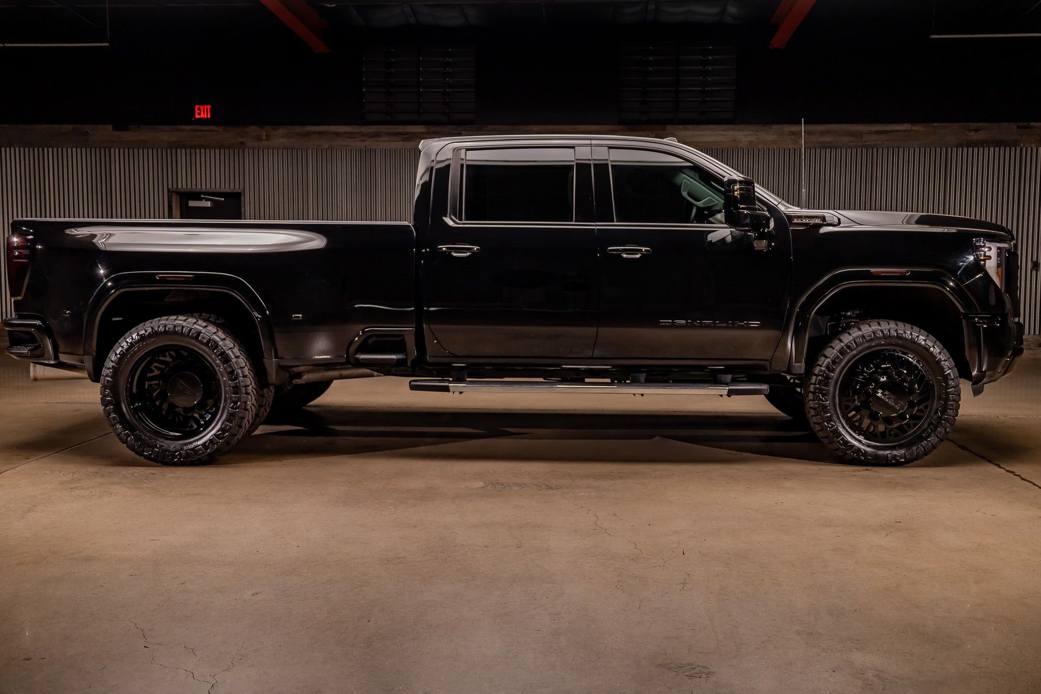 Used 2025 GMC Sierra 3500 Denali w/ Denali Reserve Package image 10