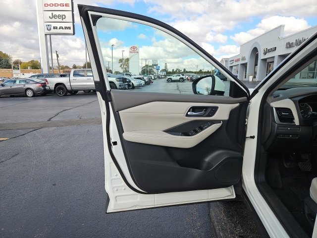 Used 2021 Nissan Rogue SL w/ Premium Package image 22