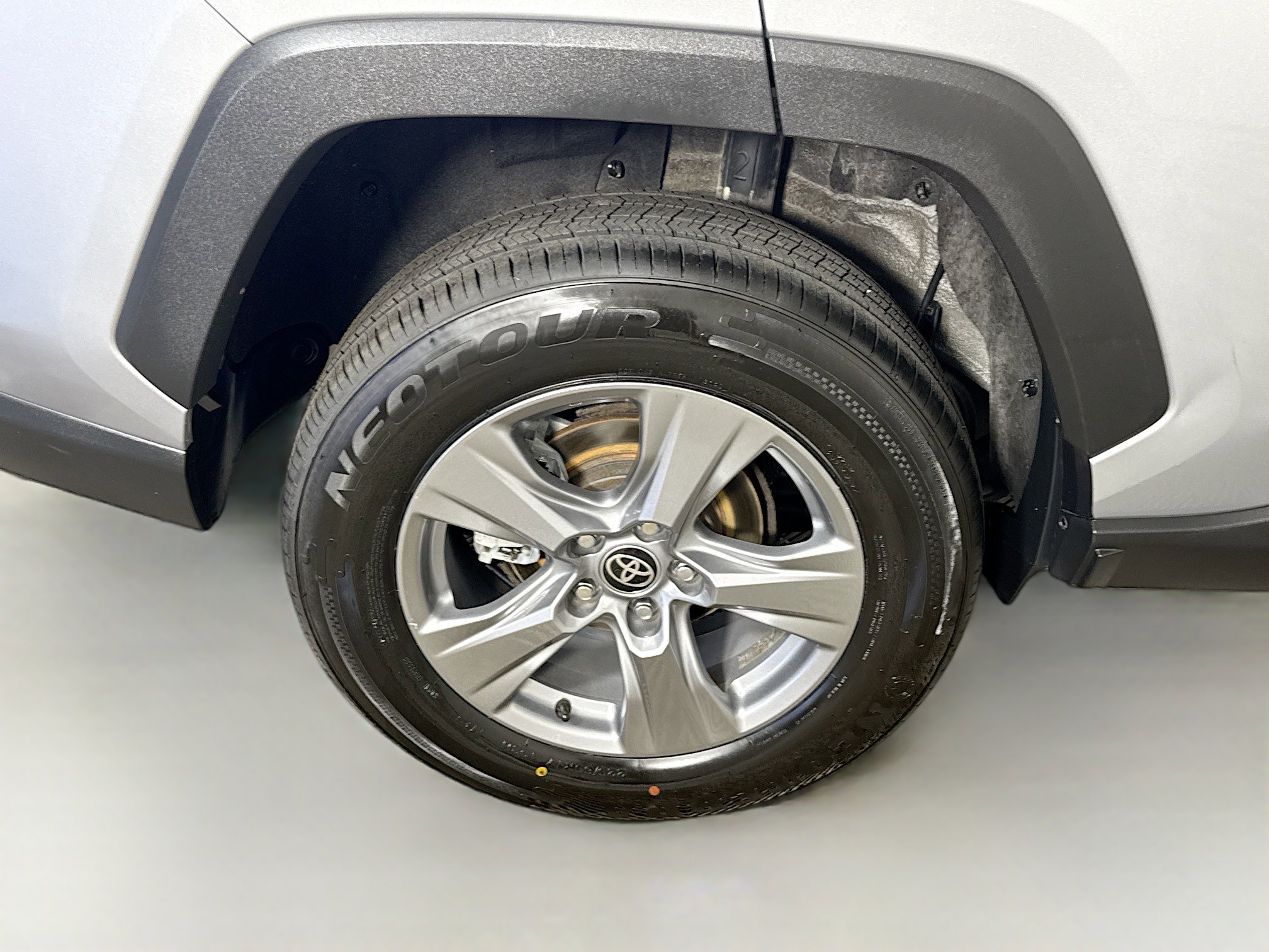 Used 2022 Toyota RAV4 XLE image 33