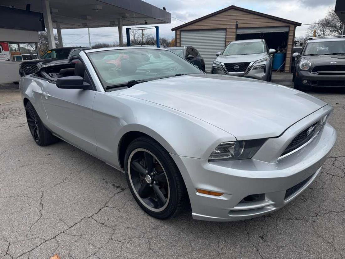 Used 2014 Ford Mustang Convertible w/ Equipment Group 102A image 7