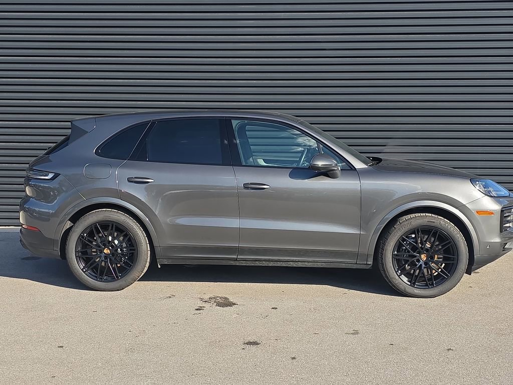 Certified 2025 Porsche Cayenne image 8