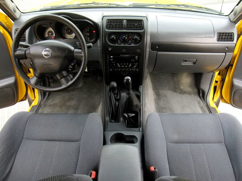 Used 2004 Nissan Frontier XE w/ (PWR) XE Pwr Pkg AWD/4WD image 21