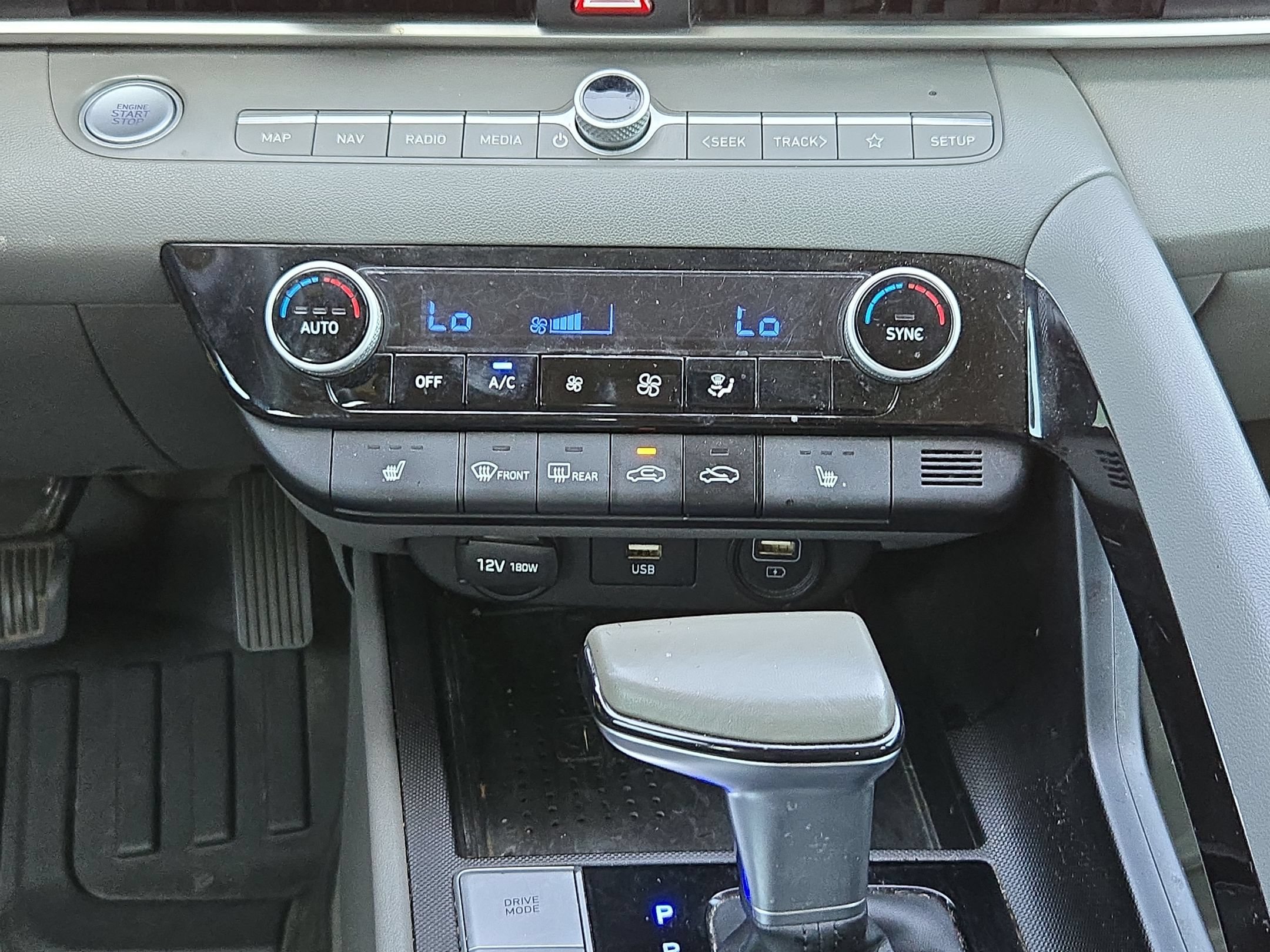 Used 2023 Hyundai Elantra SEL w/ Convenience Package FWD image 18
