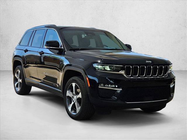 Used 2023 Jeep Grand Cherokee Limited AWD/4WD image 3