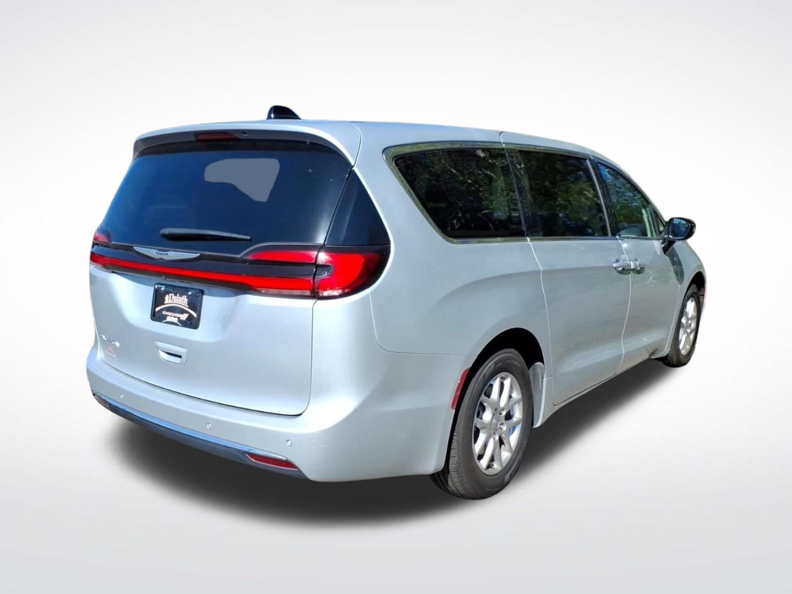 Used 2024 Chrysler Pacifica Touring-L FWD image 5