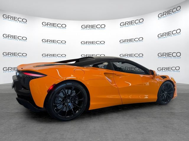 Used 2023 McLaren Artura RWD image 7