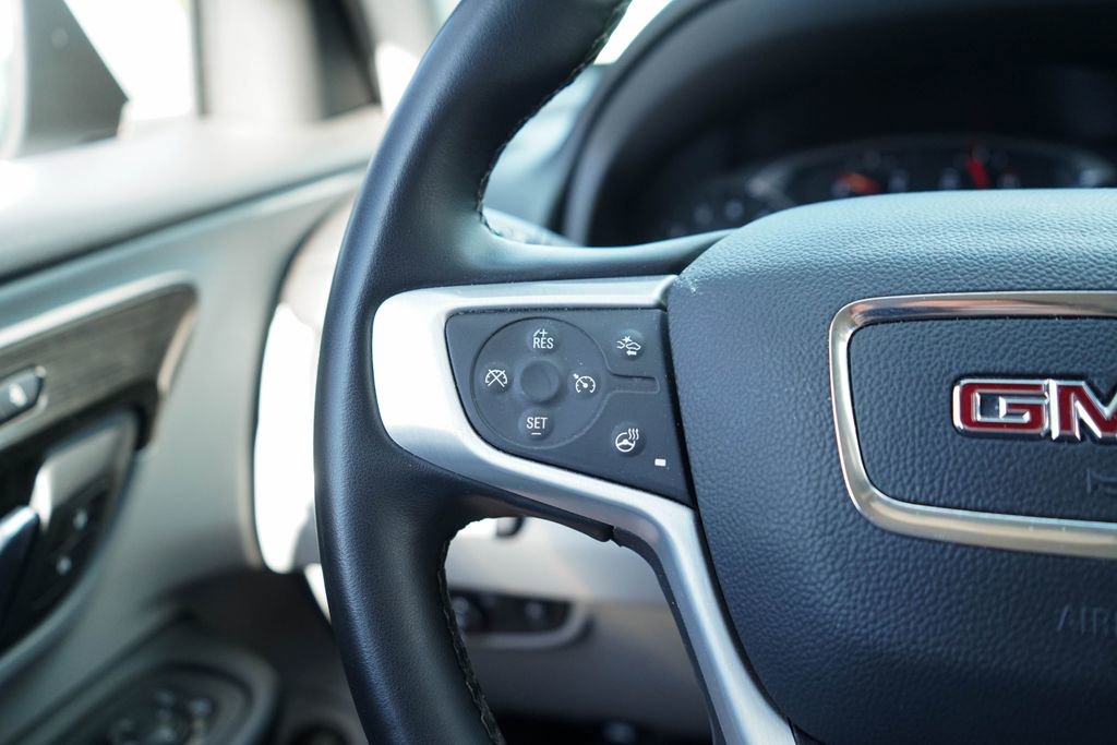 Used 2024 GMC Terrain SLT FWD image 31