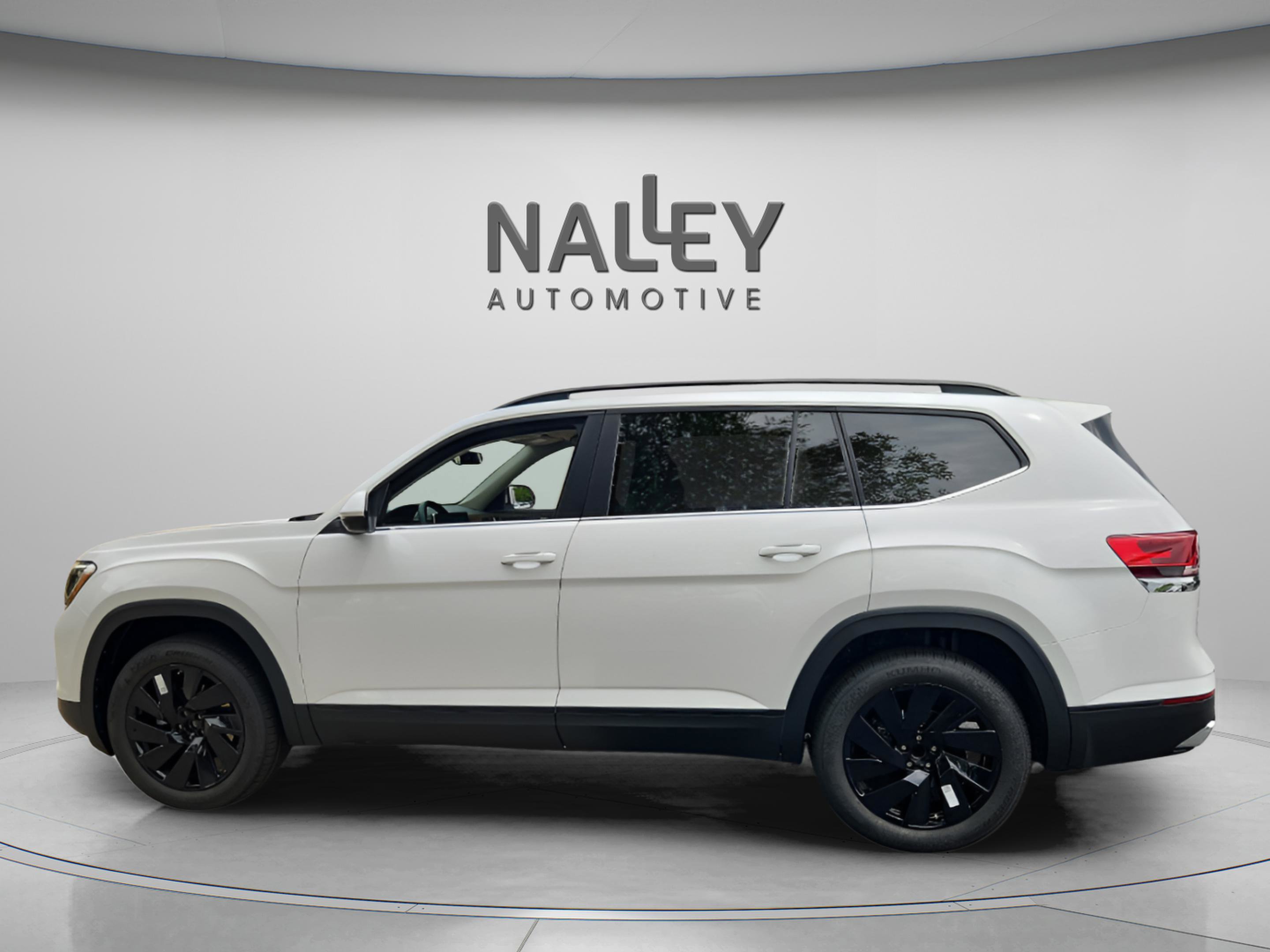New 2026 Volkswagen Atlas SE image 2
