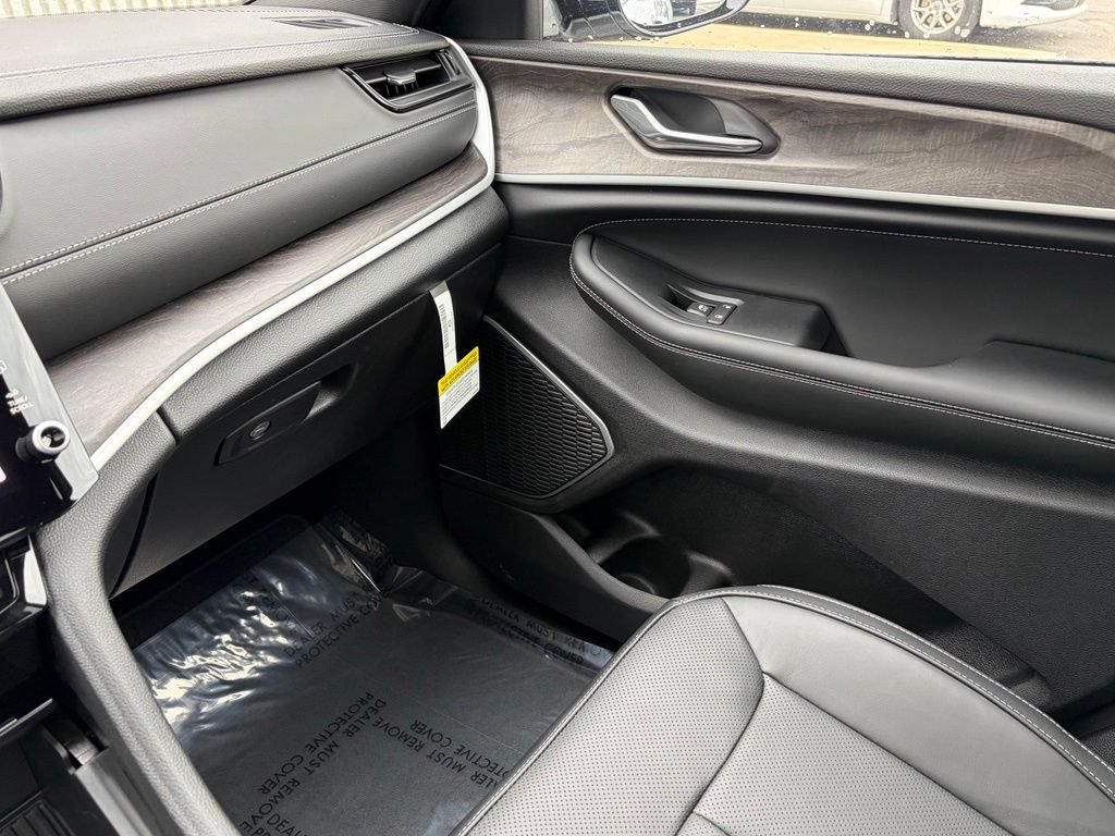 New 2026 Jeep Grand Cherokee L Limited AWD/4WD image 37