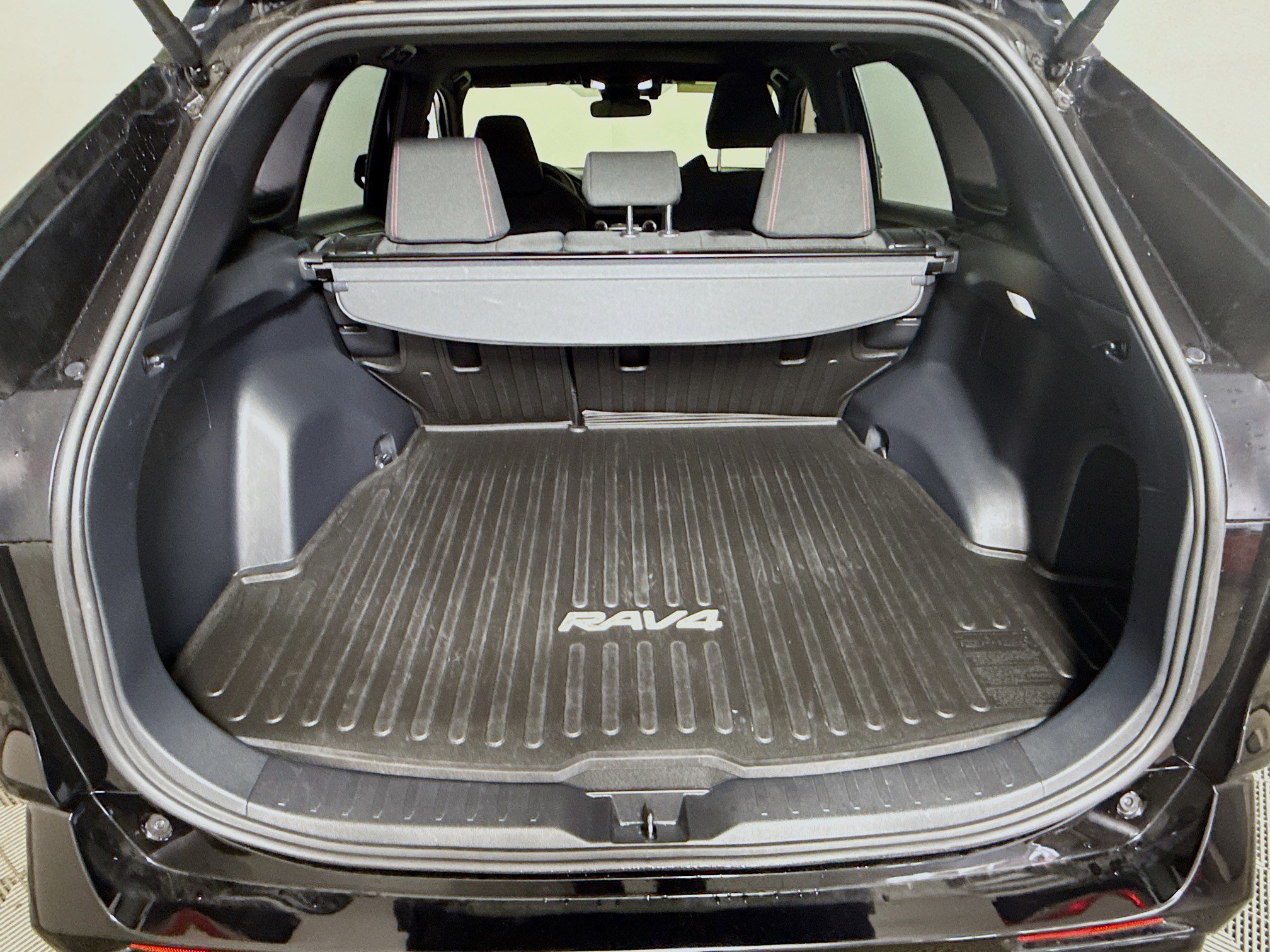 Certified 2025 Toyota RAV4 SE image 25