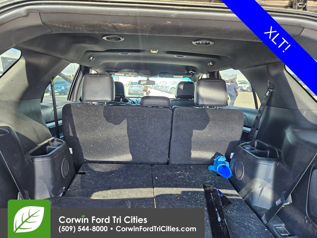 Used 2016 Ford Explorer XLT w/ Equipment Group 202A AWD/4WD image 12