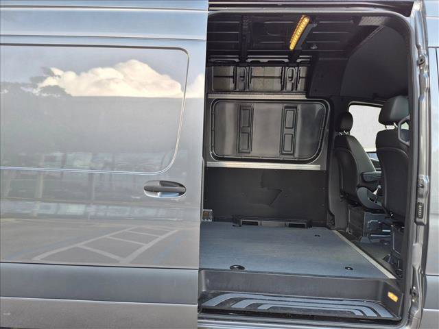 Used 2023 Mercedes-Benz Sprinter 2500 image 17
