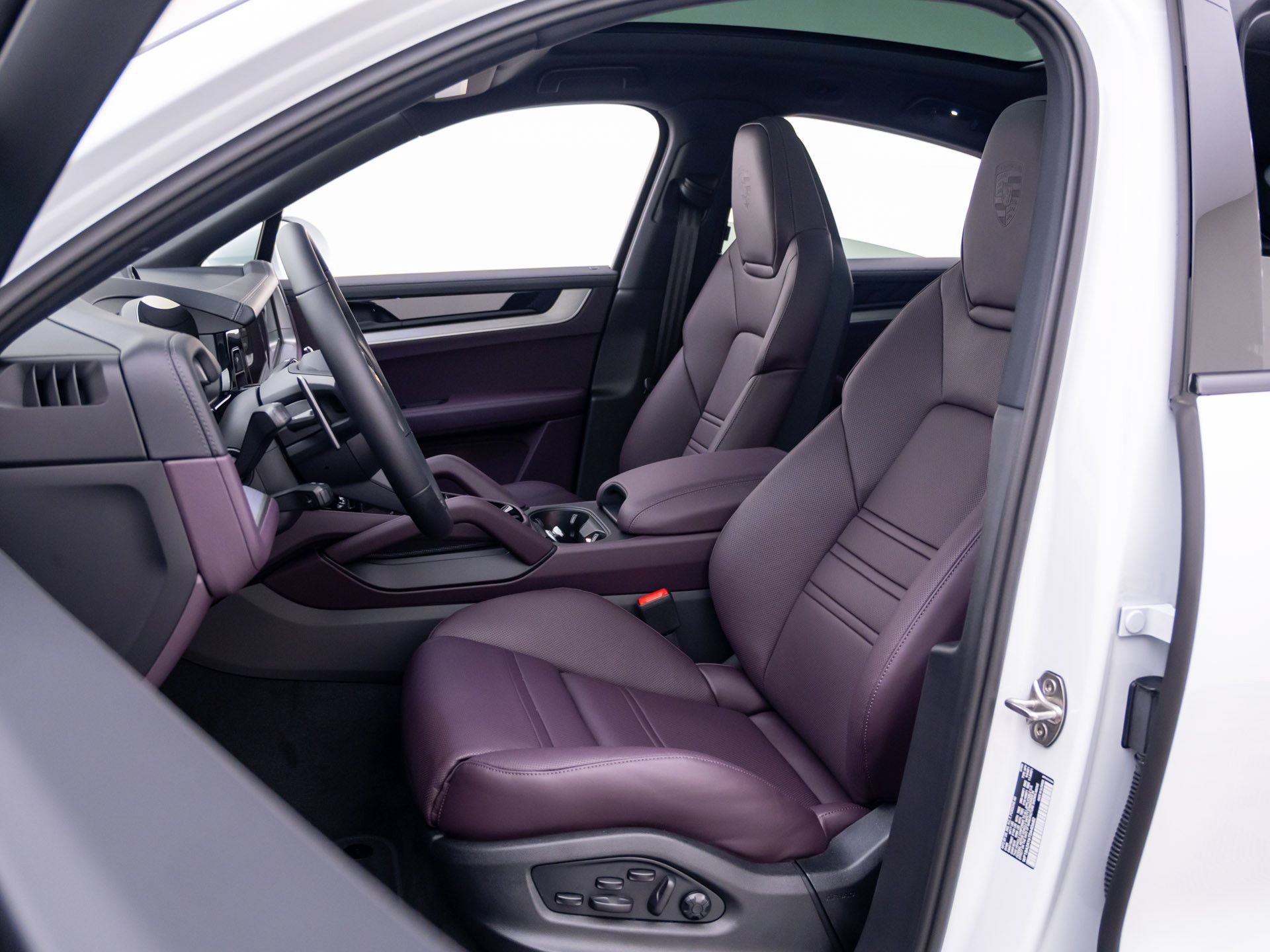 New 2026 Porsche Cayenne Coupe AWD/4WD image 5