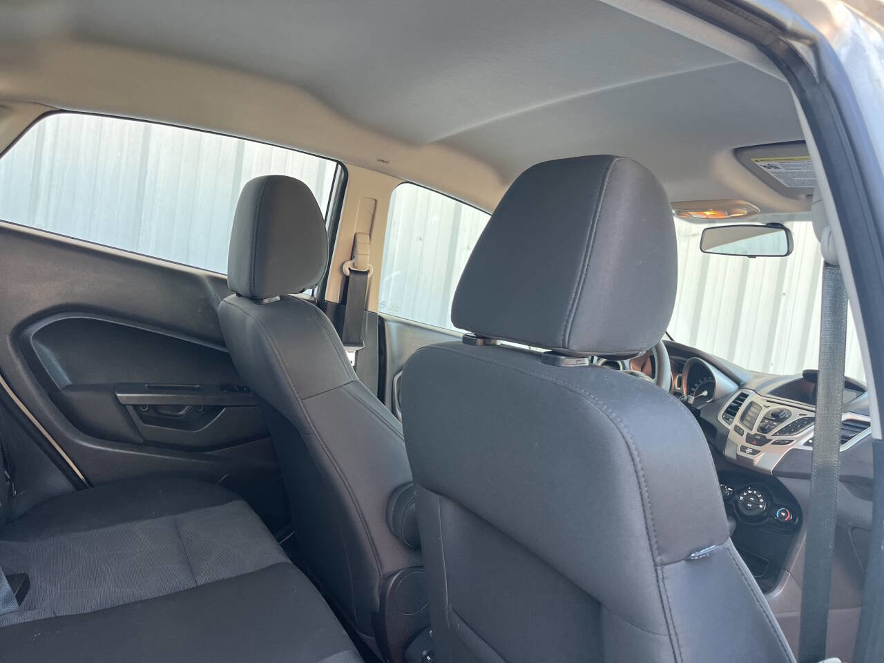 Used 2013 Ford Fiesta SE image 17