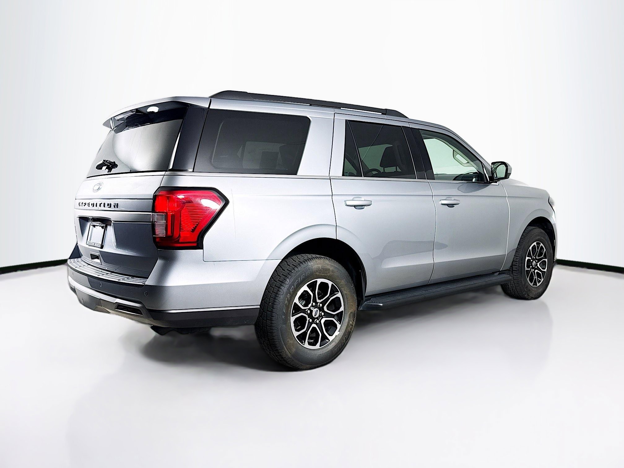 Used 2024 Ford Expedition XLT image 33