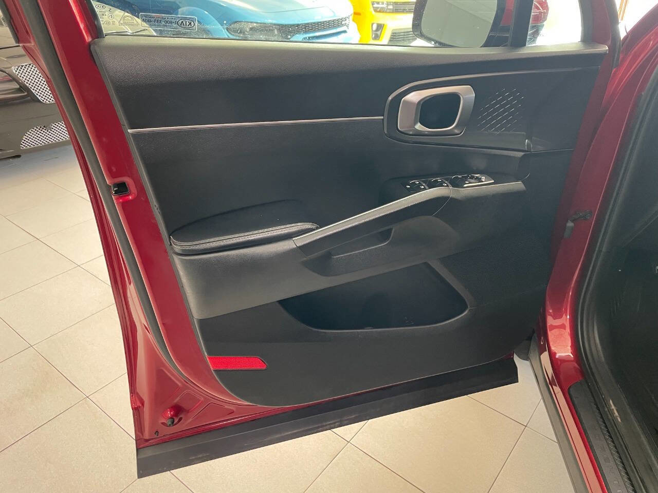 Used 2021 Kia Sorento LX image 12