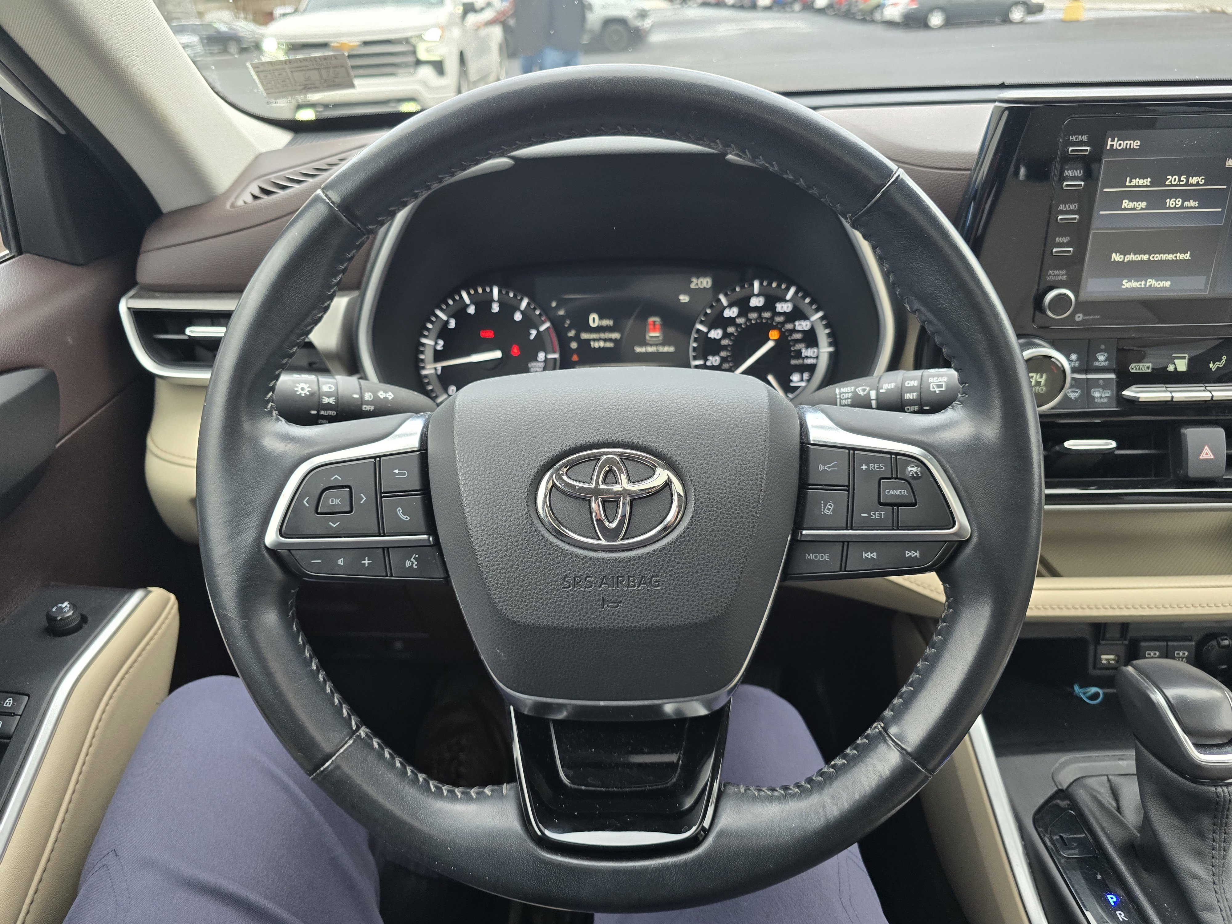Used 2021 Toyota Highlander XLE image 19
