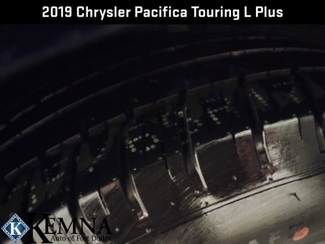 Used 2019 Chrysler Pacifica Touring-L Plus image 29