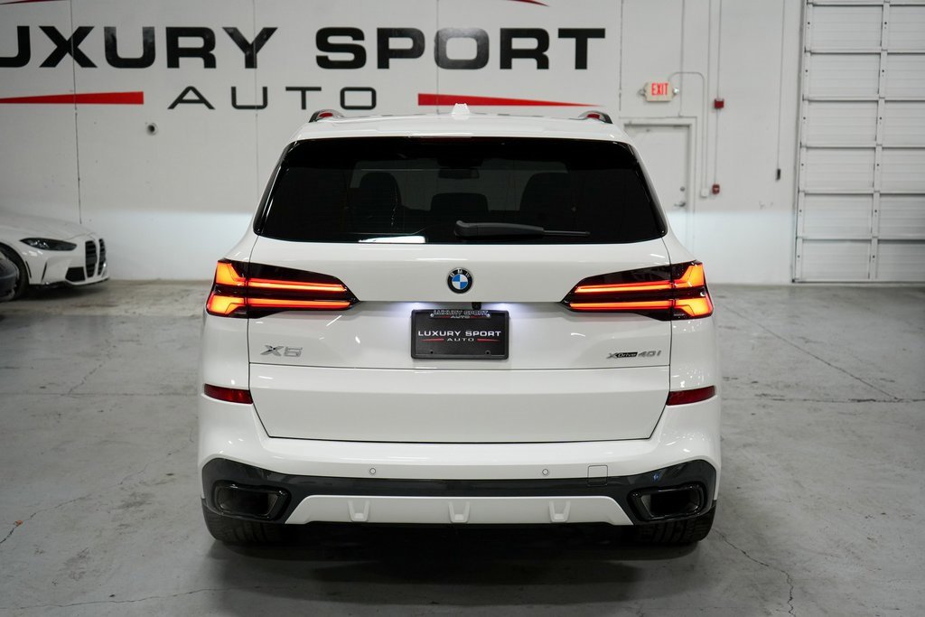 Used 2024 BMW X5 xDrive40i w/ M Sport Package image 5