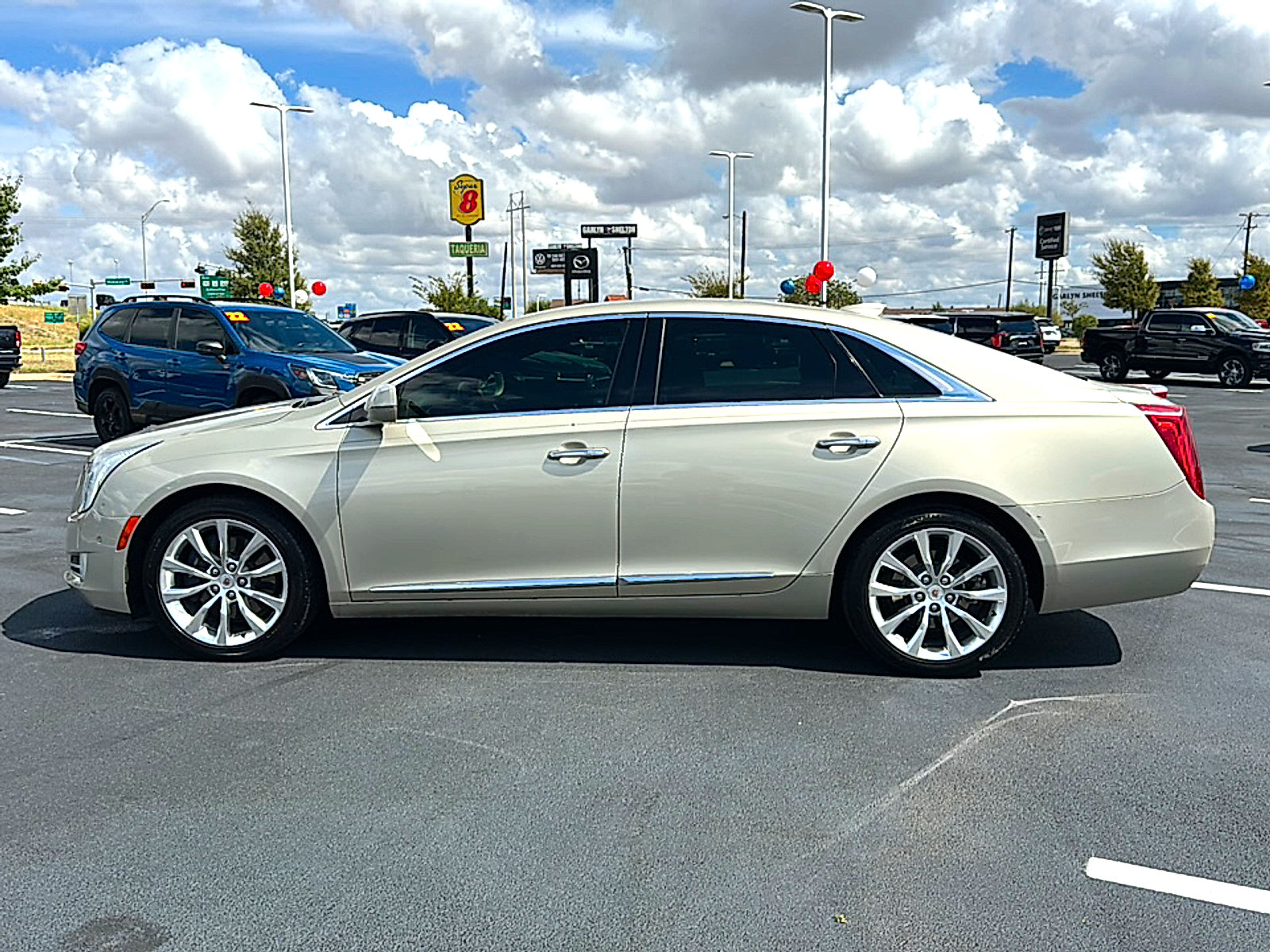 Used 2015 Cadillac XTS Luxury w/ Driver Awareness Package FWD image 5