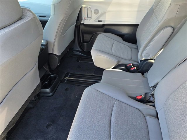 Used 2025 Toyota Sienna LE image 20