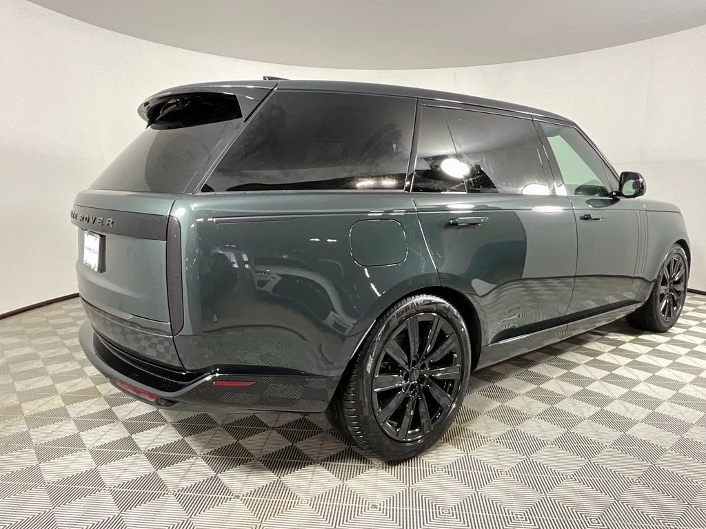 New 2026 Land Rover Range Rover Long Wheelbase Autobiography image 2