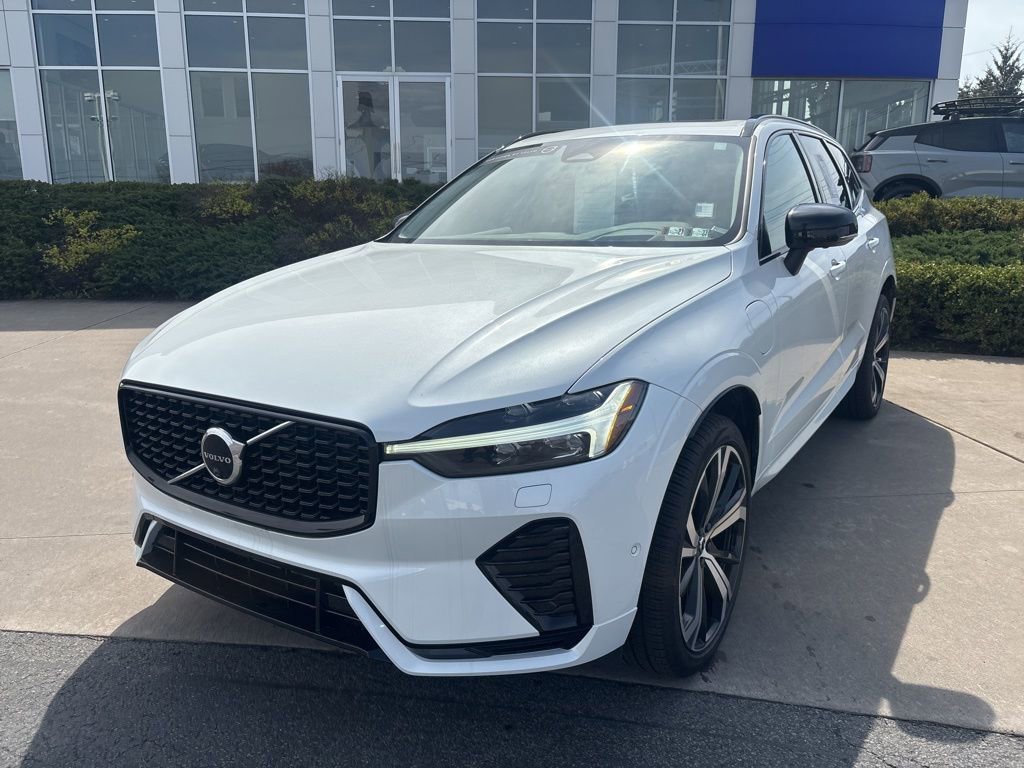 Certified 2024 Volvo XC60 T8 Ultimate w/ Protection Package Premier image 2
