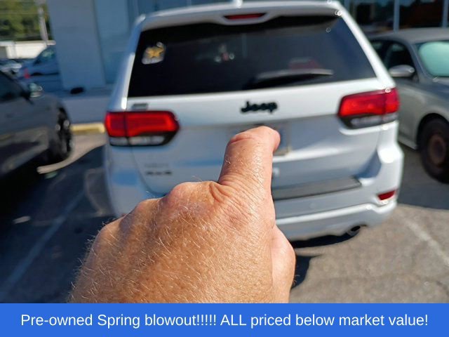 Used 2019 Jeep Grand Cherokee Altitude AWD/4WD image 16