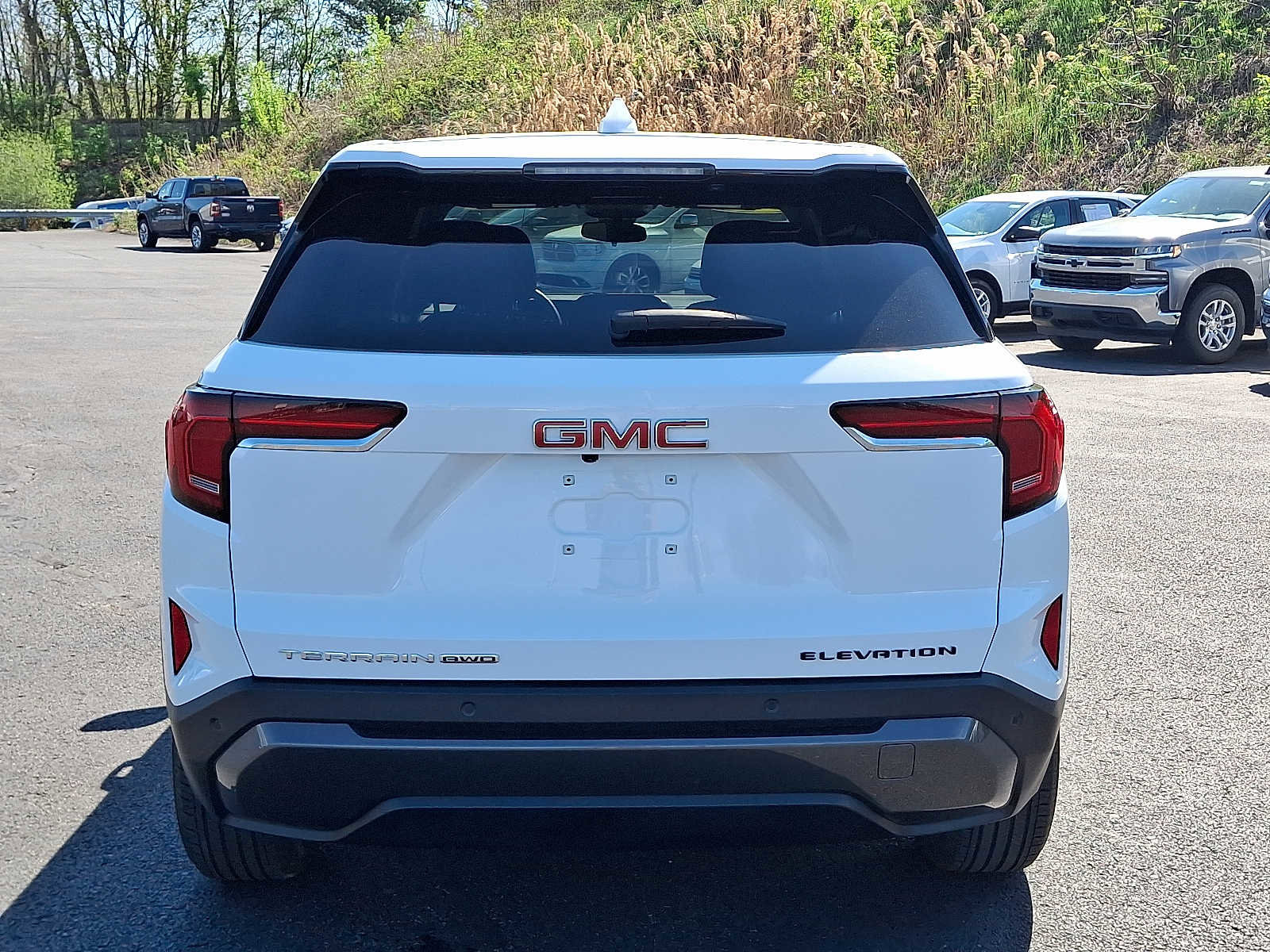 Used 2025 GMC Terrain Elevation image 5