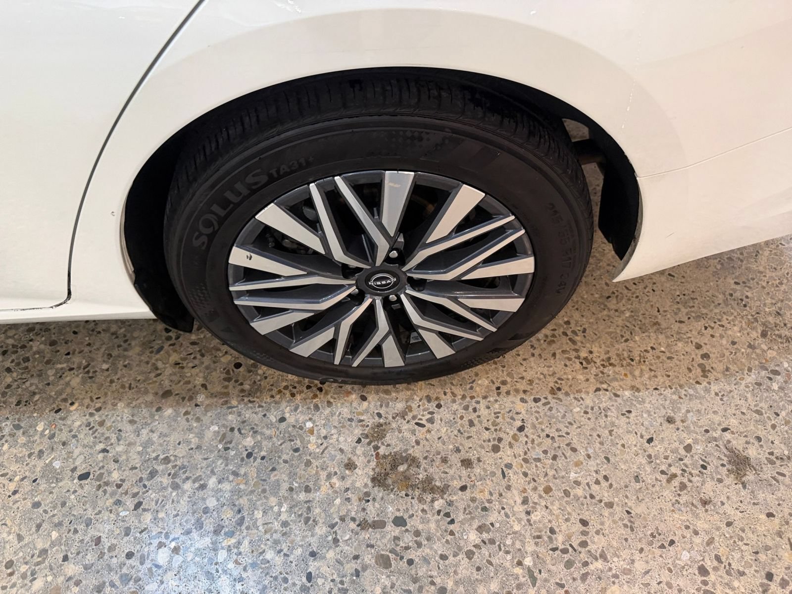 Used 2025 Nissan Altima 2.5 SV FWD image 28