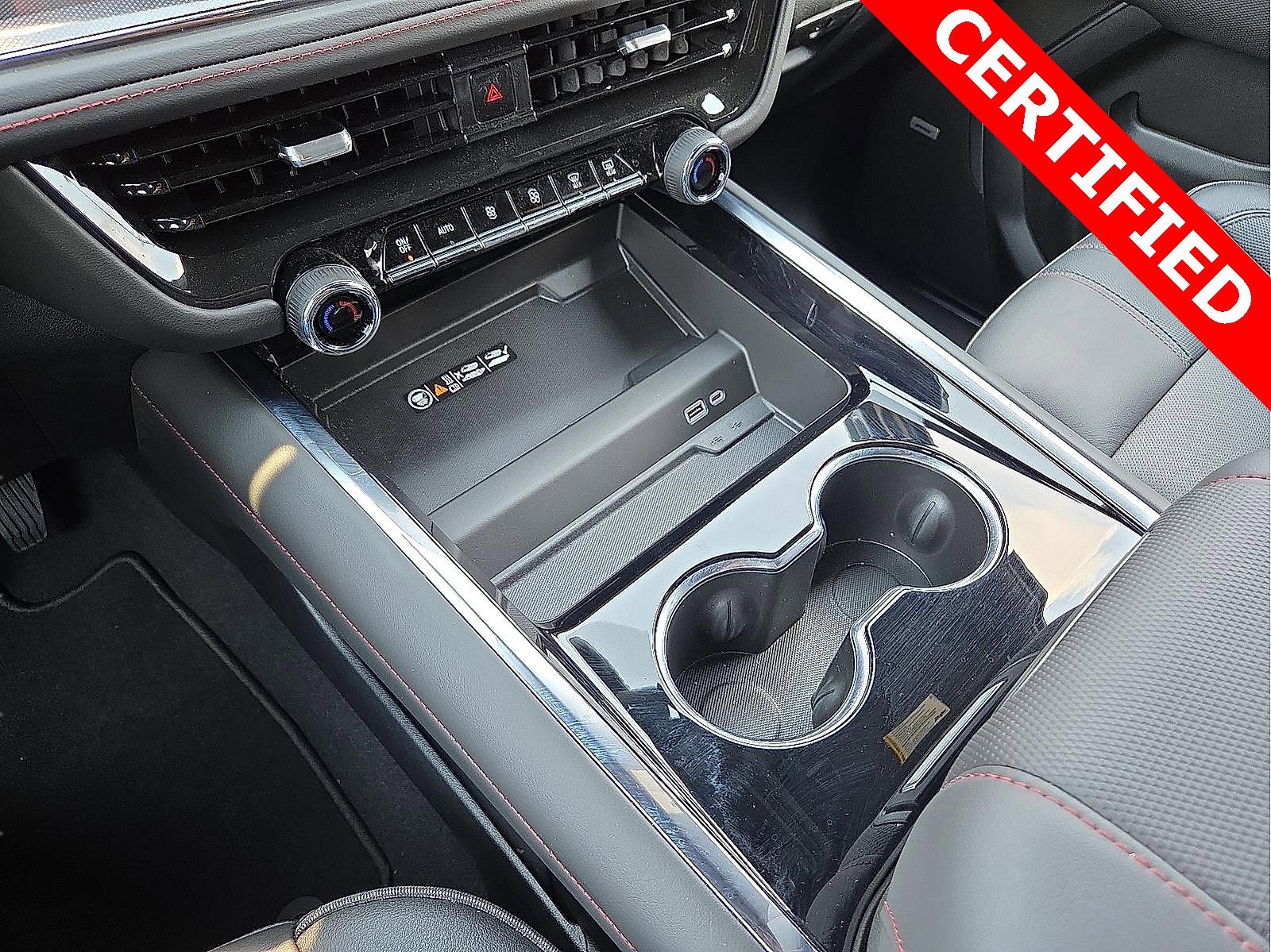 Used 2025 Chevrolet Suburban RST w/ RST Capability Package image 25