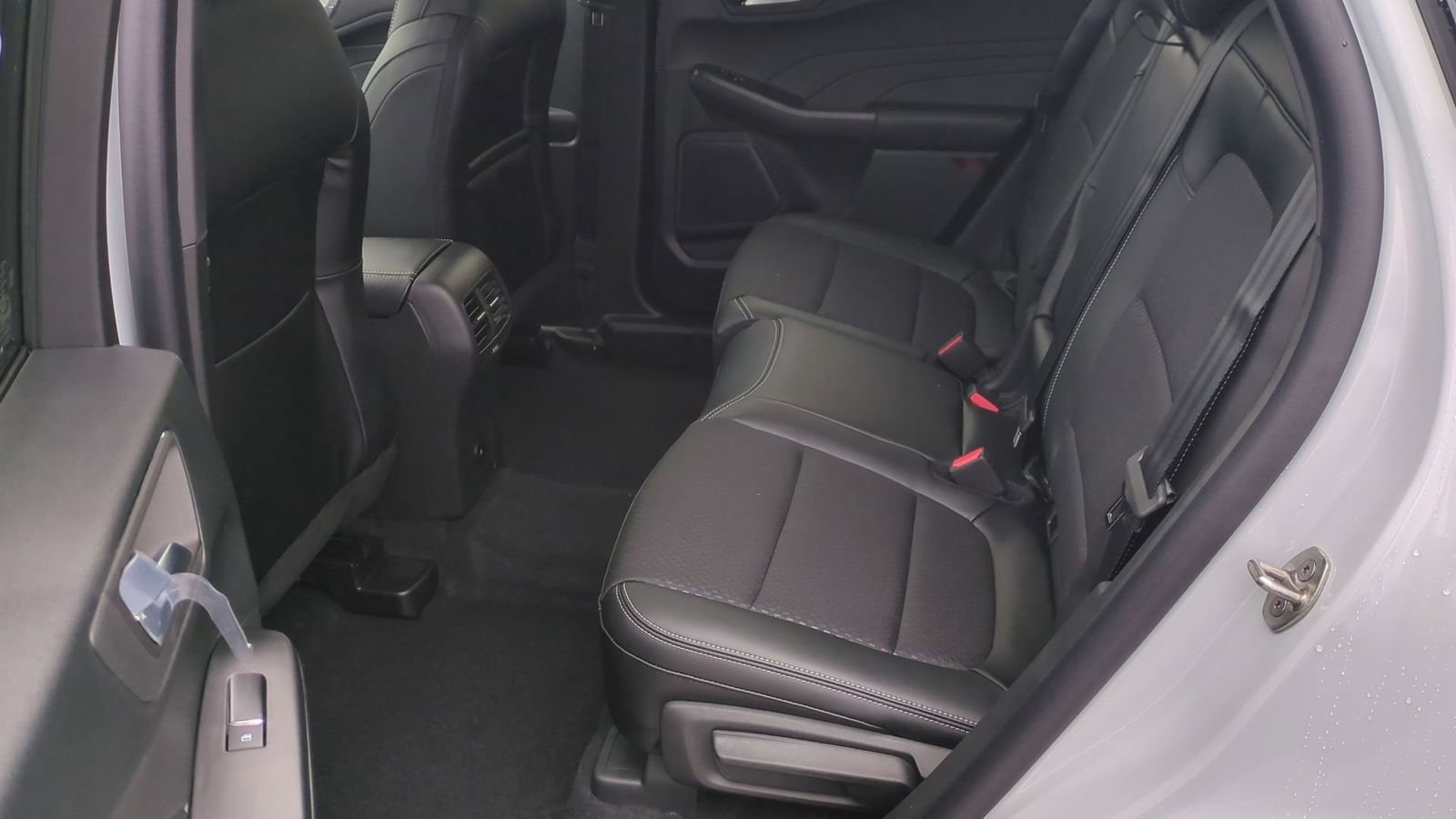 New 2026 Ford Escape SE w/ Class II Trailer Tow Package image 20