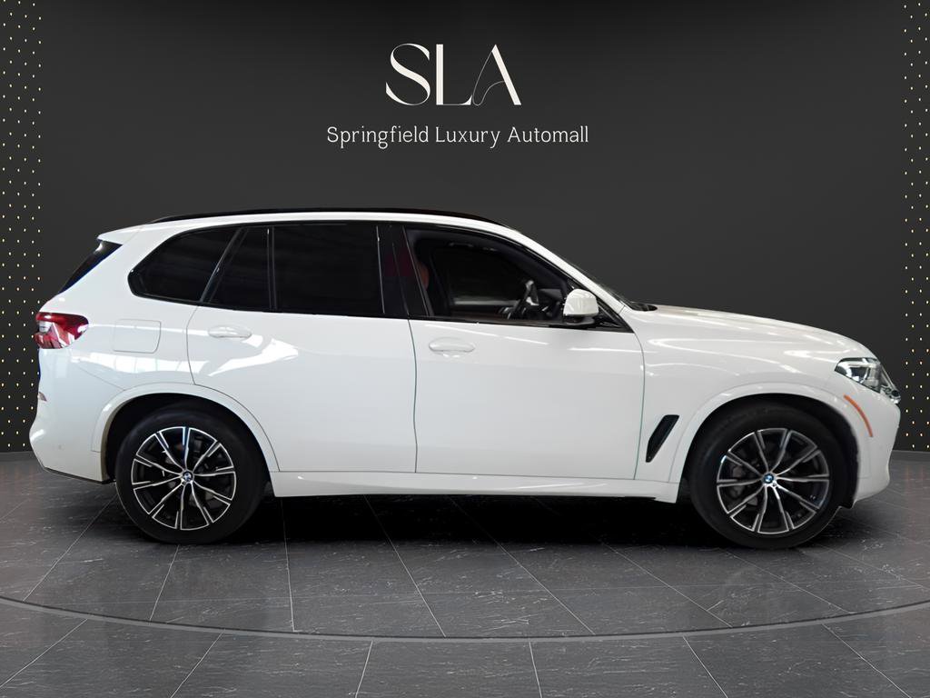 Used 2021 BMW X5 xDrive40i w/ M Sport Package image 4