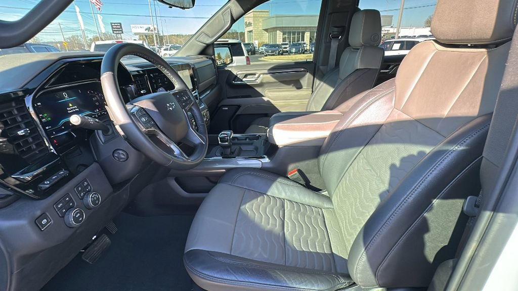 Used 2024 Chevrolet Silverado 1500 ZR2 w/ Technology Package image 9