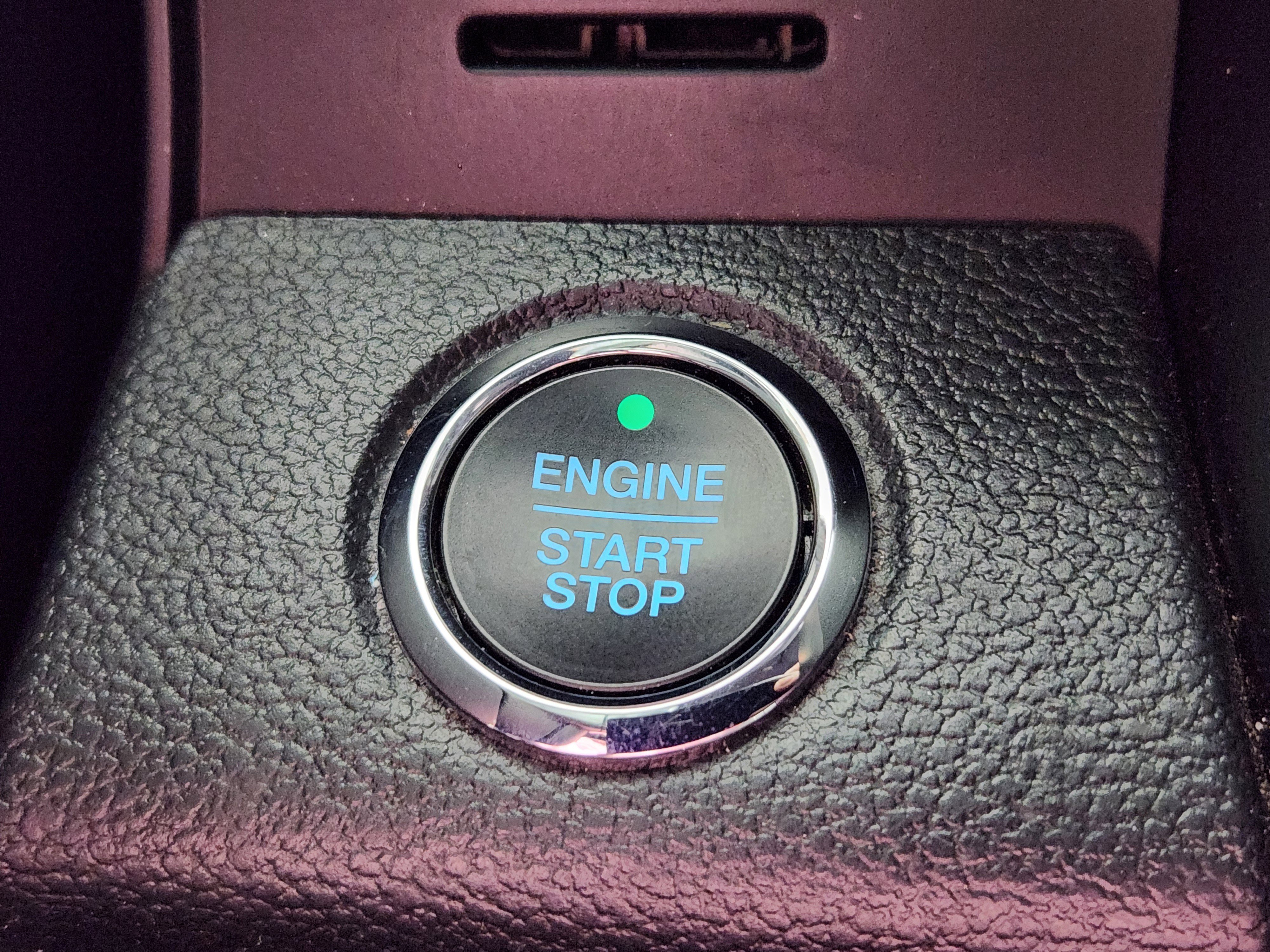 Used 2020 Ford Expedition XLT w/ Equipment Group 202A AWD/4WD image 26