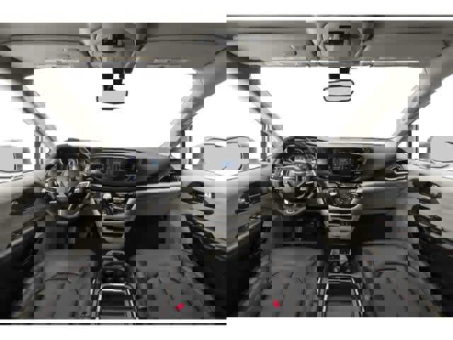 Used 2018 Chrysler Pacifica Touring-L Plus image 9