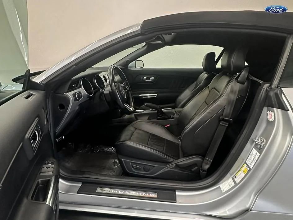 Used 2022 Ford Mustang Premium RWD image 8