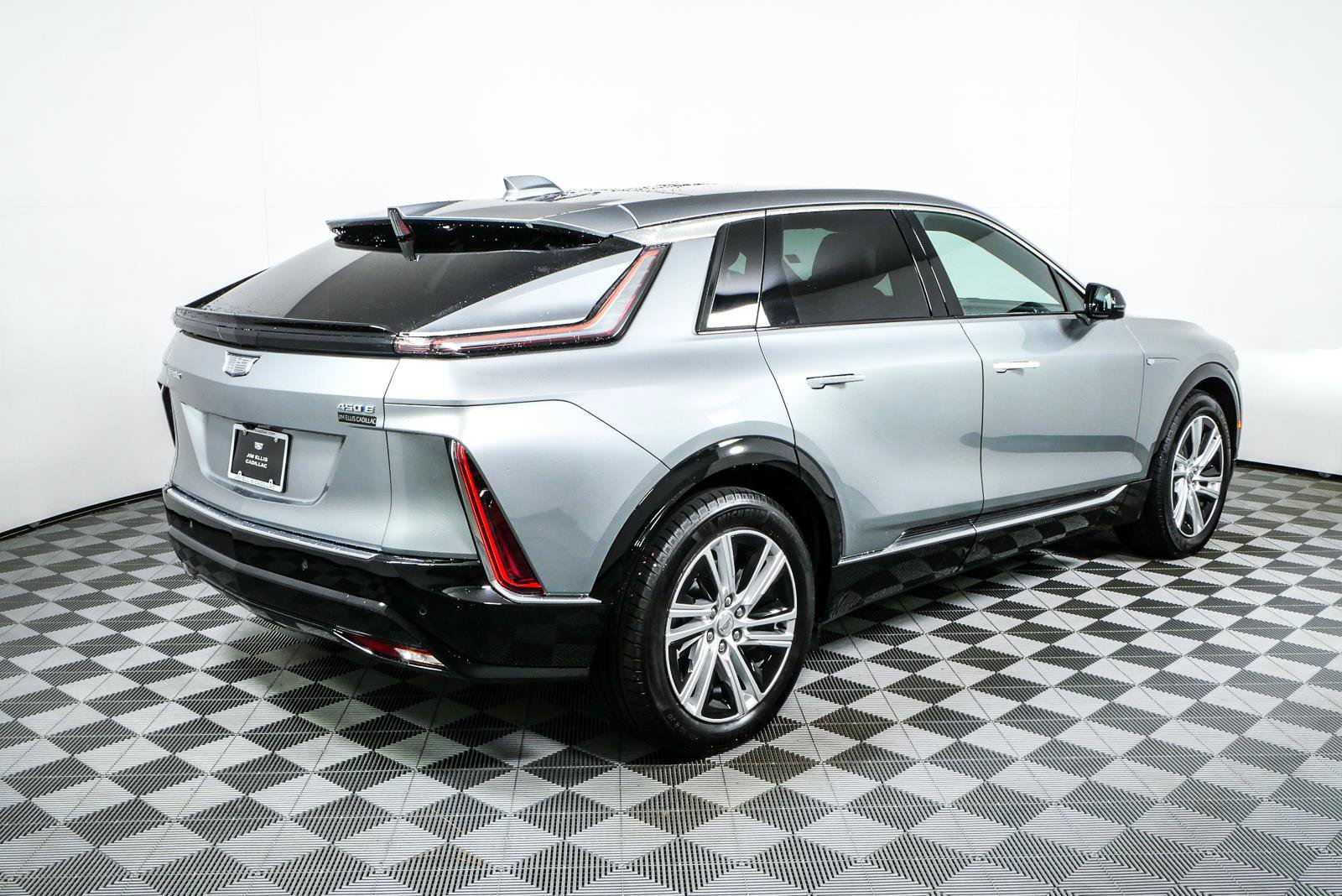 Certified 2024 Cadillac Lyriq Tech RWD image 3