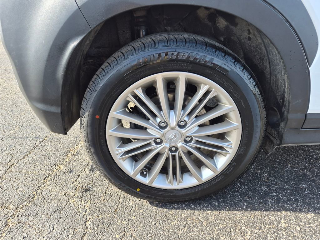 Used 2021 Hyundai Kona SEL Plus AWD/4WD image 30