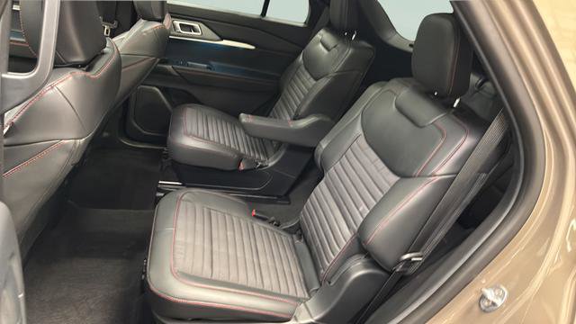New 2026 Ford Explorer ST-Line w/ ST-Line Street Pack AWD/4WD image 32
