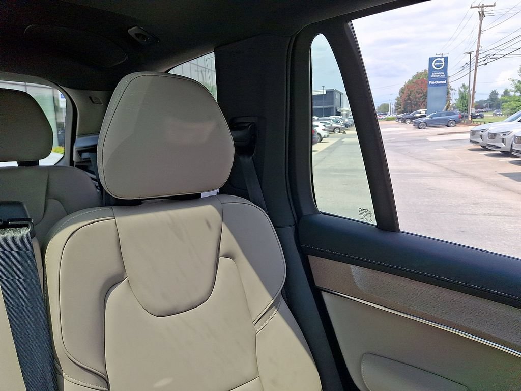 Certified 2026 Volvo XC90 B6 Plus AWD/4WD image 14
