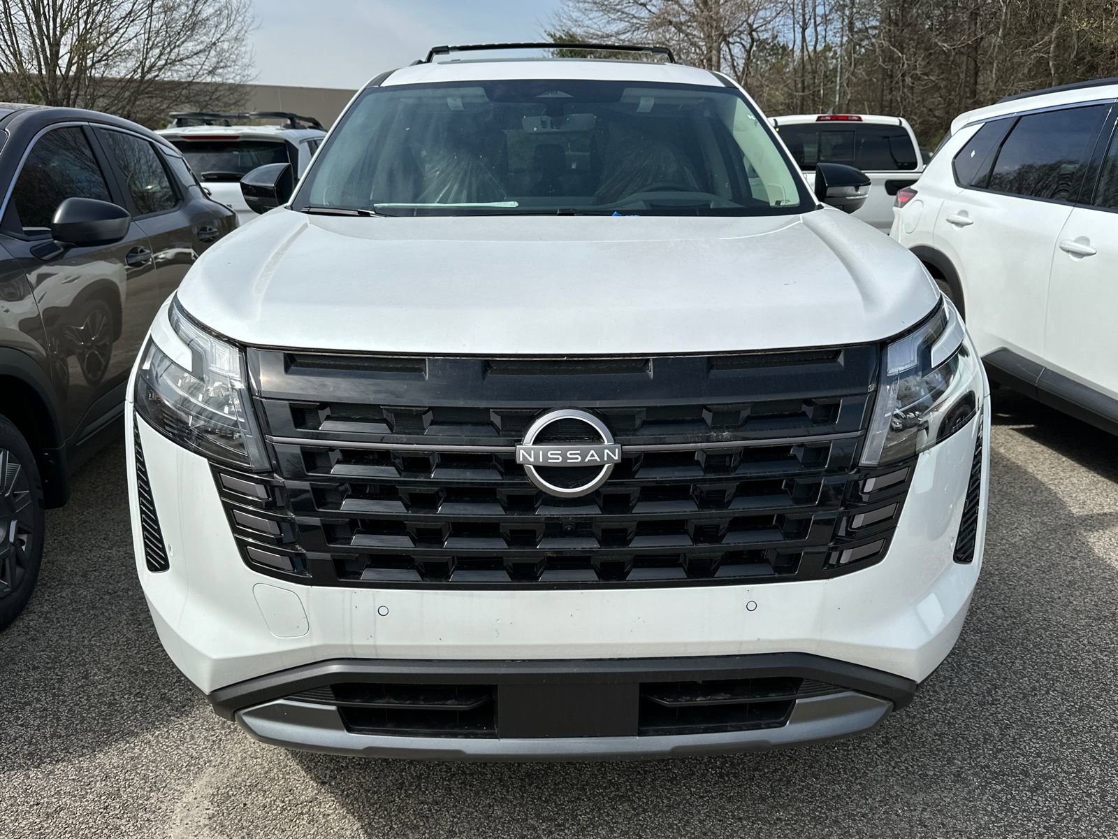 New 2026 Nissan Pathfinder Platinum image 2