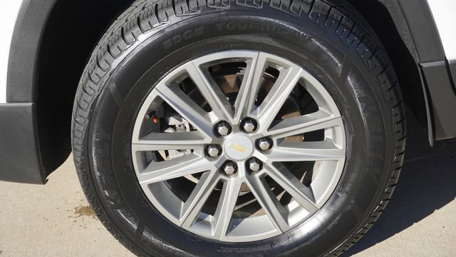 Used 2023 Chevrolet Traverse LT image 11