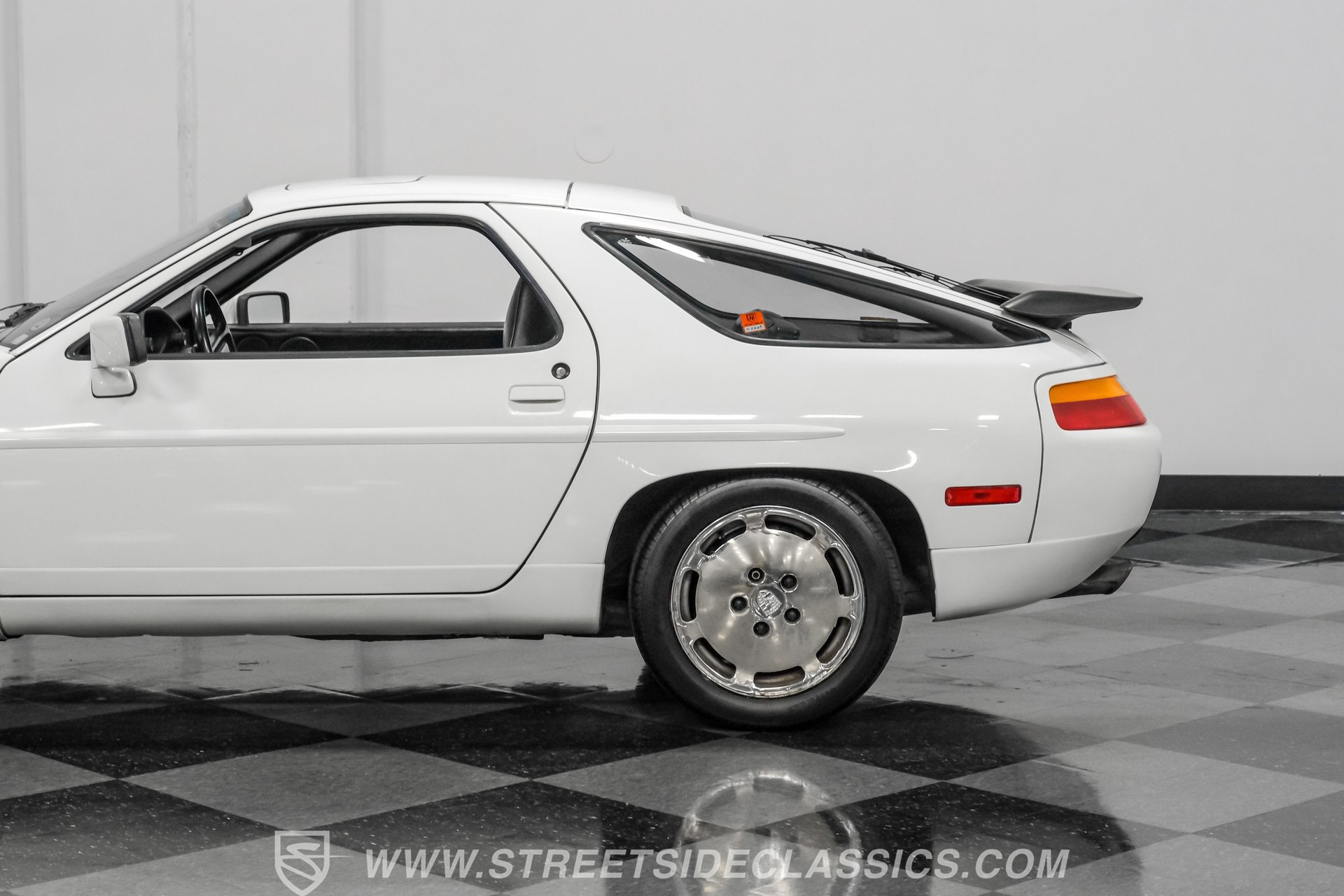 Used 1987 Porsche 928 S4 RWD image 22
